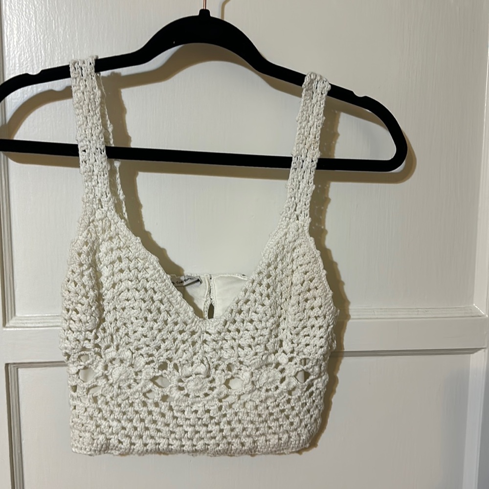 Super cute crochet crop top!